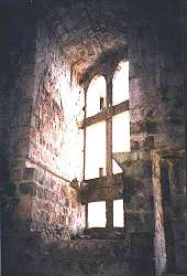 Fenêtre à meneaux du Château de Quéribus
